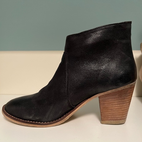 Urban Outfitter Booties - Picture 2 of 2
